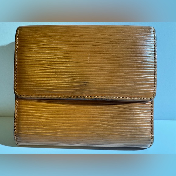 Louis Vuitton Epi Leather Elise Gold Wallet - Picture 2 of 13